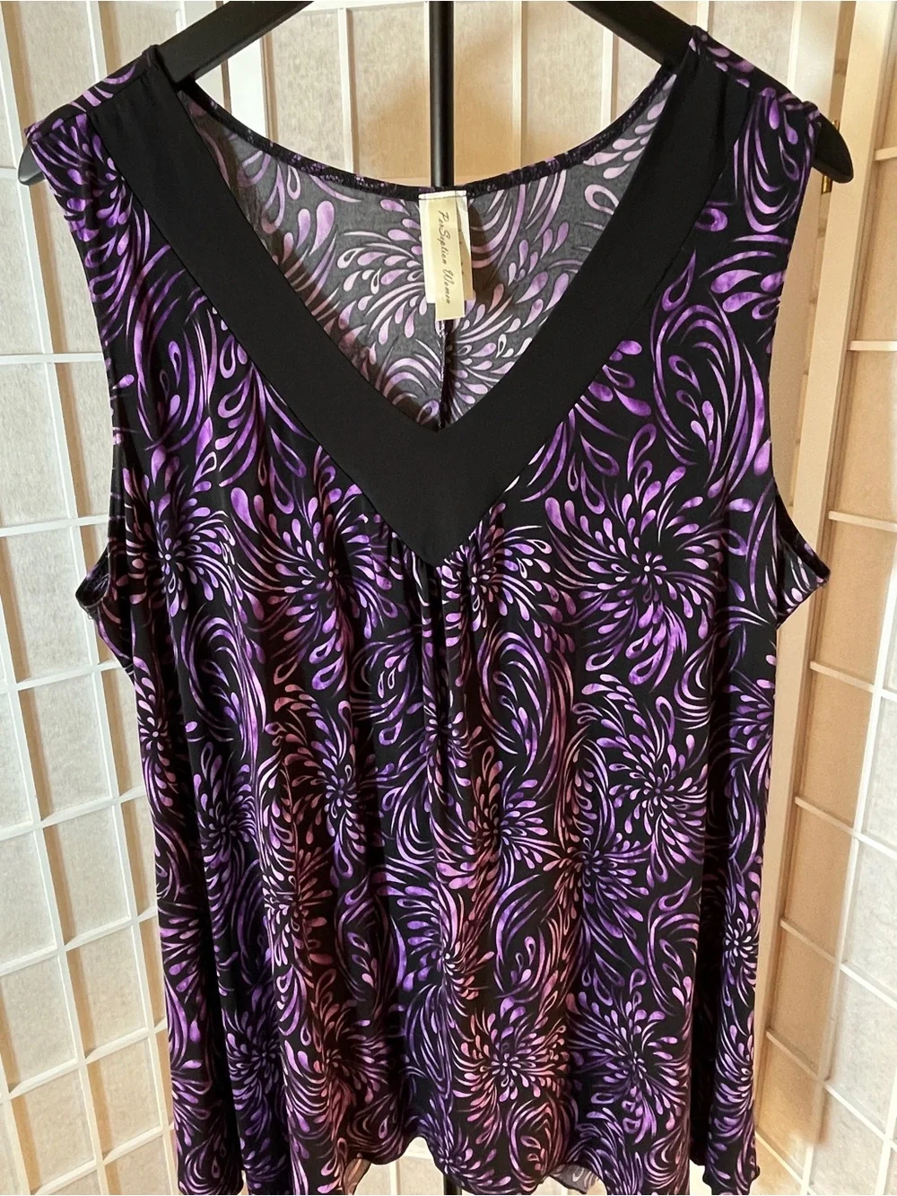 1x Sleeveless V-Neck Purple Swirl Print Stretchy Women's Top
